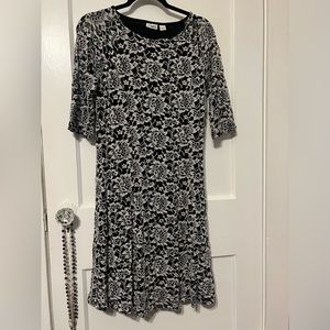 Black/white lace dress